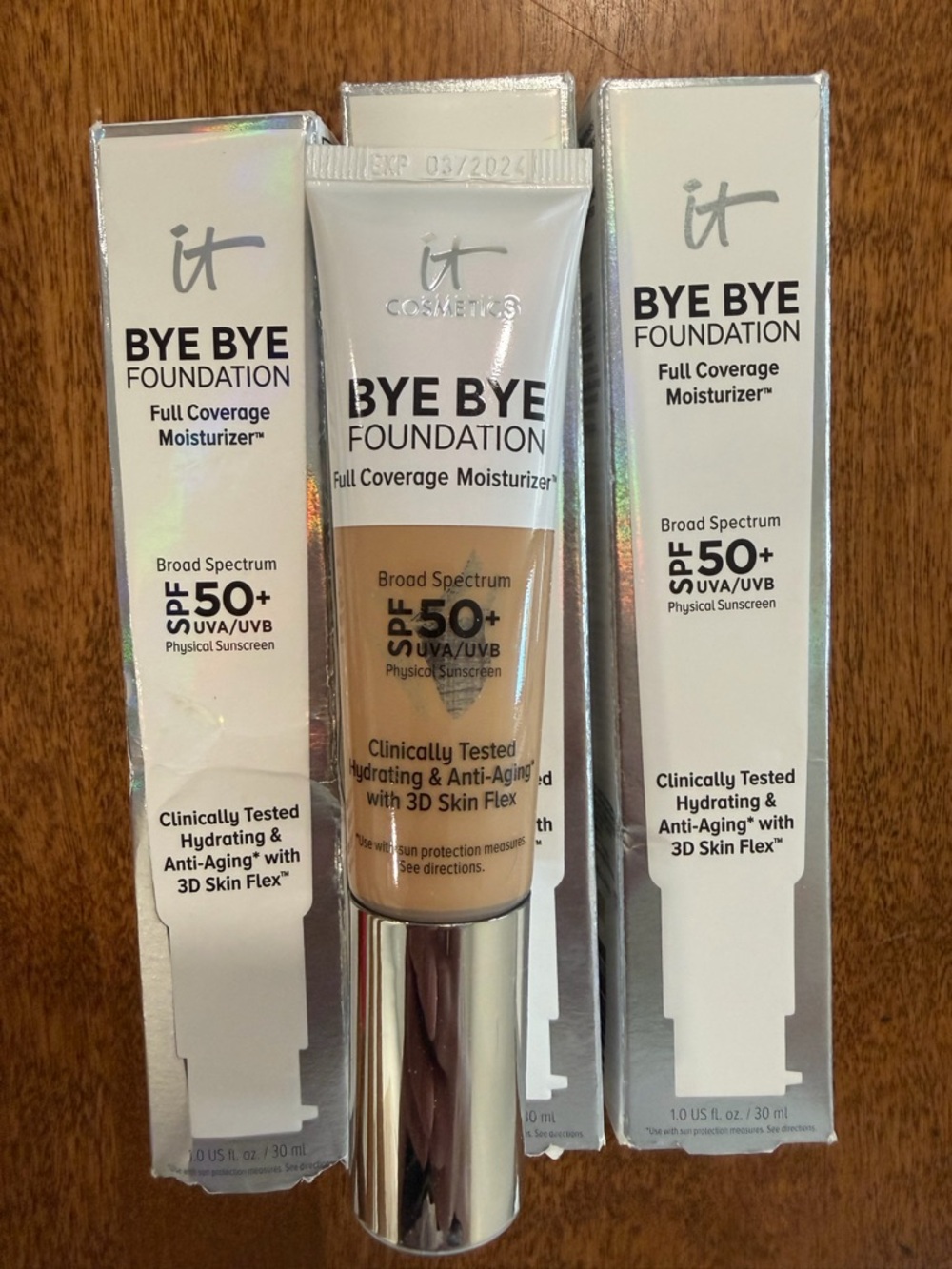 3 IT Cosmetics Bye Bye SPF 50+ Foundation Full Coverage Moisturizer Neutral Tan